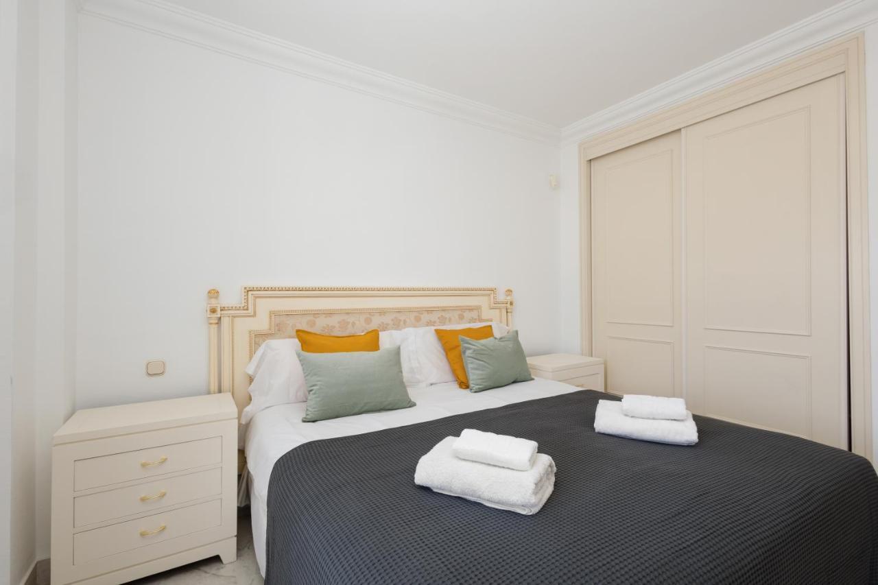 Sea View In The Center Of Puerto Banus And Private Parking