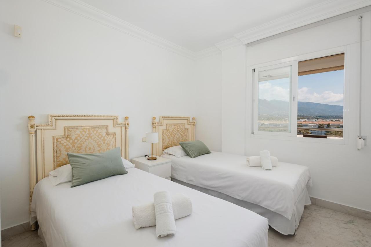 Sea View In The Center Of Puerto Banus And Private Parking