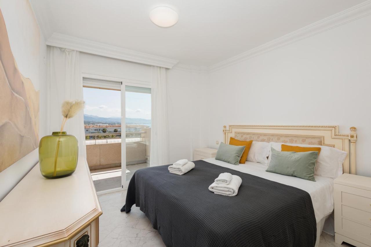 Apartment Sea View In The Center Of Puerto Banus And Private Parking *