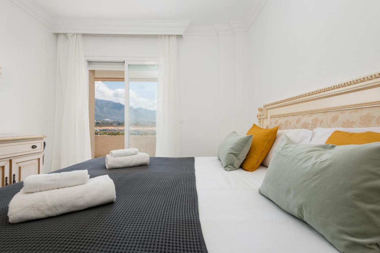Sea View In The Center Of Puerto Banus And Private Parking