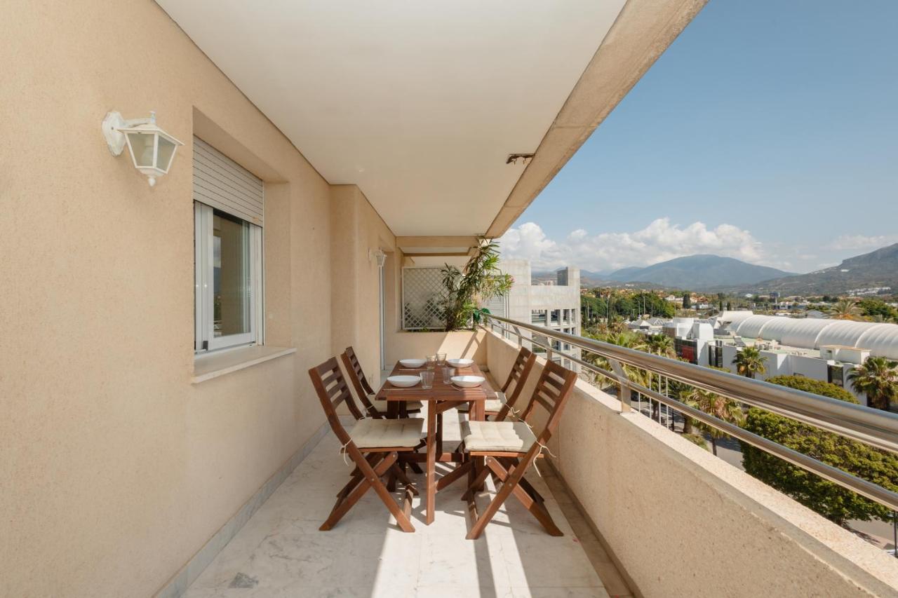 Sea View In The Center Of Puerto Banus And Private Parking Apartment