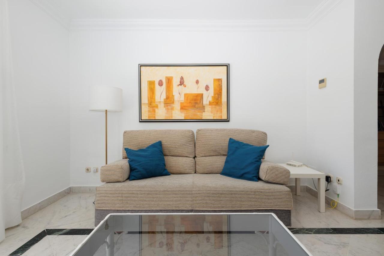 Apartment Sea View In The Center Of Puerto Banus And Private Parking