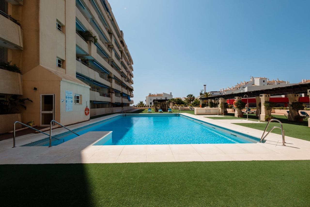Sea View In The Center Of Puerto Banus And Private Parking Apartment Marbella