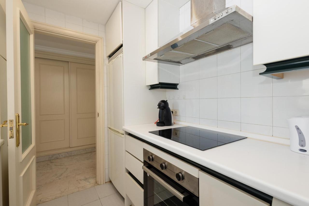 Sea View In The Center Of Puerto Banus And Private Parking Apartment *