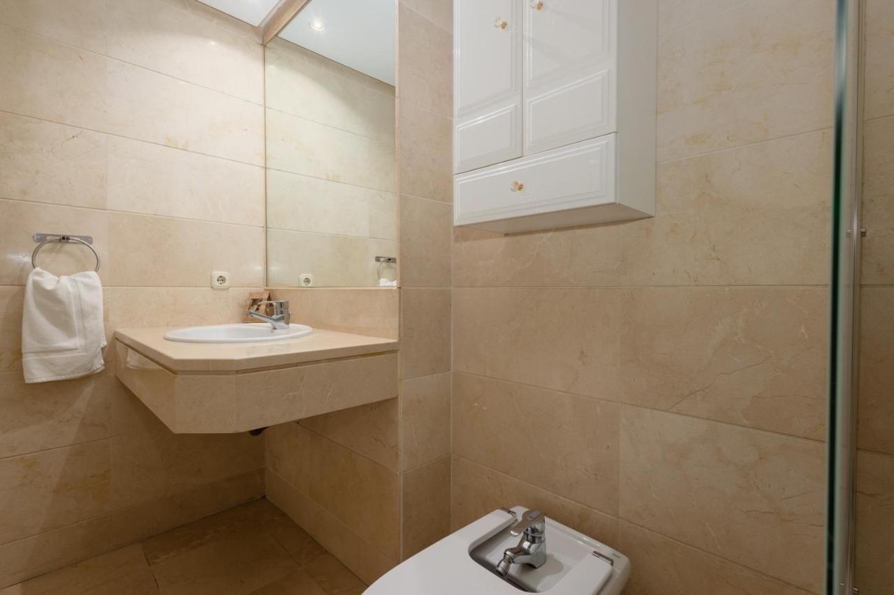 Sea View In The Center Of Puerto Banus And Private Parking Apartment Marbella